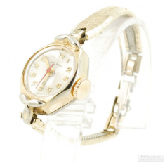 Helbros 17J ladies' wrist watch #HB900-75, lovely YBM & SS oval case with floral-motif center lugs