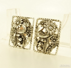 Vintage set of Sarah Coventry WBM floral motif clip-on earrings, rectangular frame with engraving